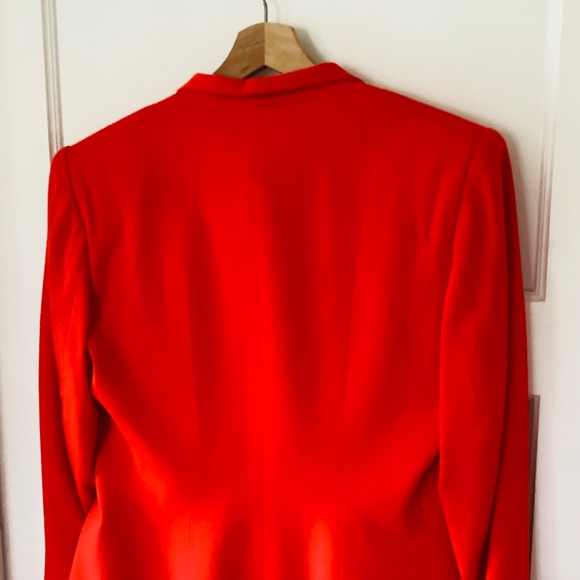 VTG Designer ilie Wacs Red Skirt Suit Rhinestone Tie Front Blazer Size 10 USA - Picture 6 of 14